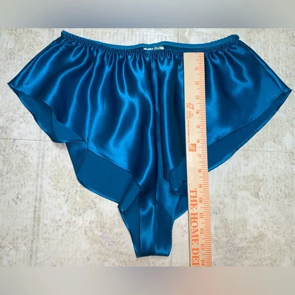 ** Sale ** Vintage Gold Label Victoria’s Secret Pajamas - Picture 13 of 16